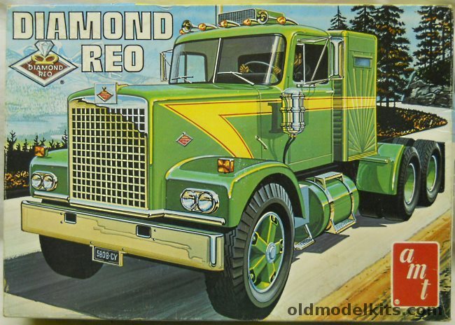 AMT 1/25 Diamond Reo Semi Tractor Trailer, T537 plastic model kit